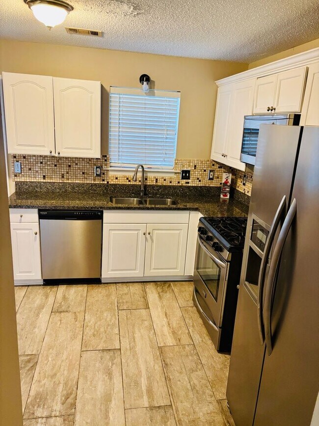 Photo - 415 Plantation Ct