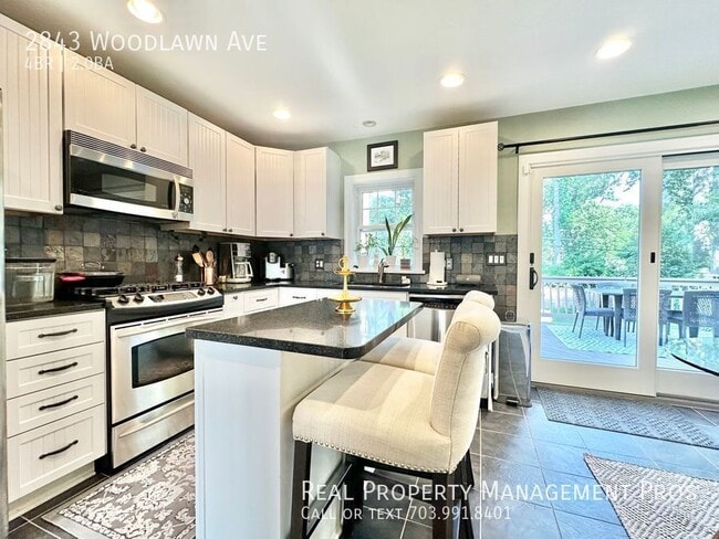 Building Photo - 2843 Woodlawn Ave Rental
