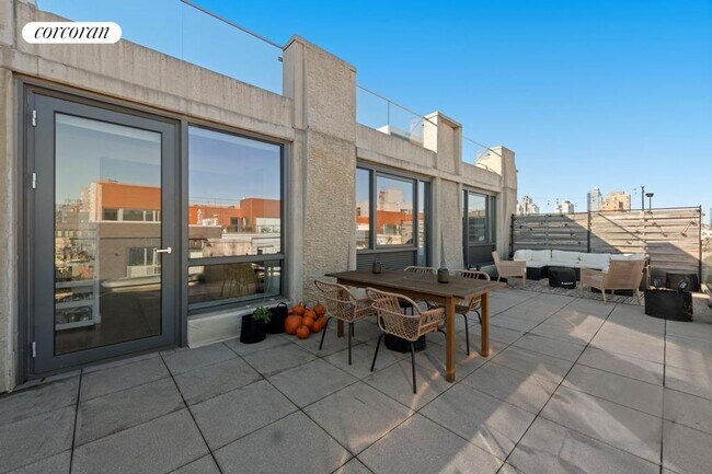 Building Photo - 247 N 7th St Rental