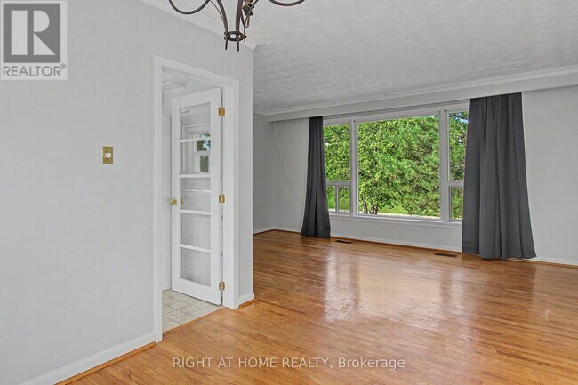 Photo - 426 Seaton Dr