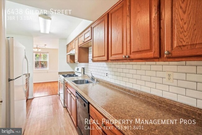 Photo - 6438 Gildar St