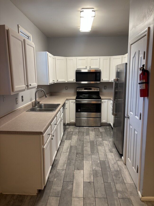 Photo - 559 Woodlawn Ave NW Unidad B