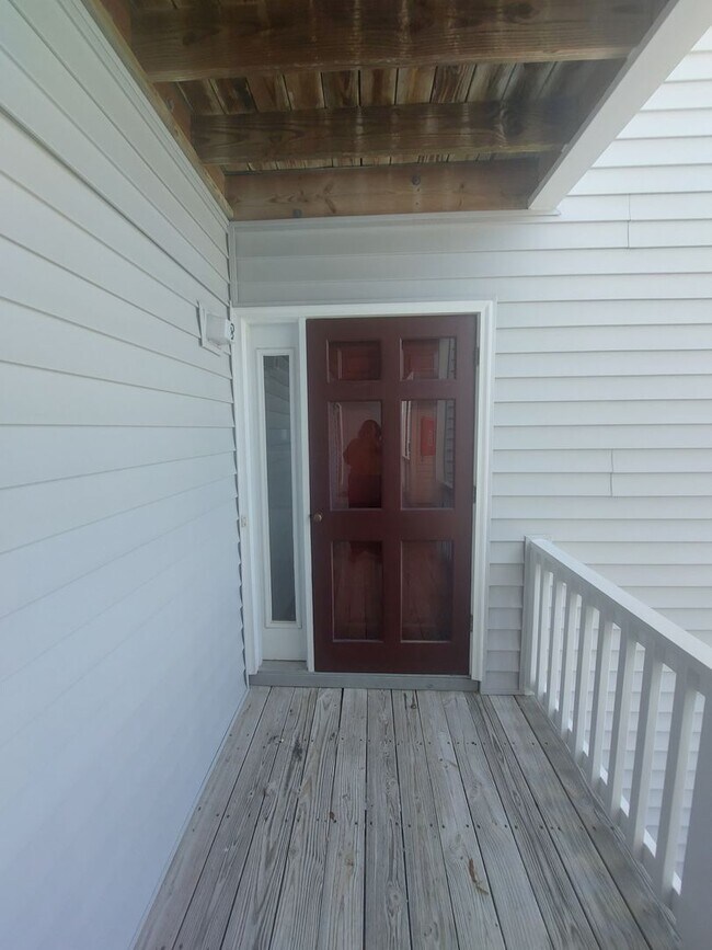 Photo - 300 Waterdown Dr