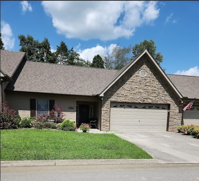 Powell 37849 - 2 bedroom 2.5 baths with an... - Powell 37849 - 2 bedroom 2.5 baths with an... House