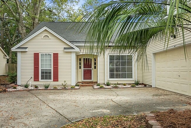 Photo - 117 St Awdry St