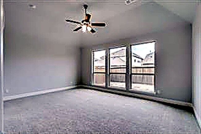 Photo - 2212 Long Park Ave