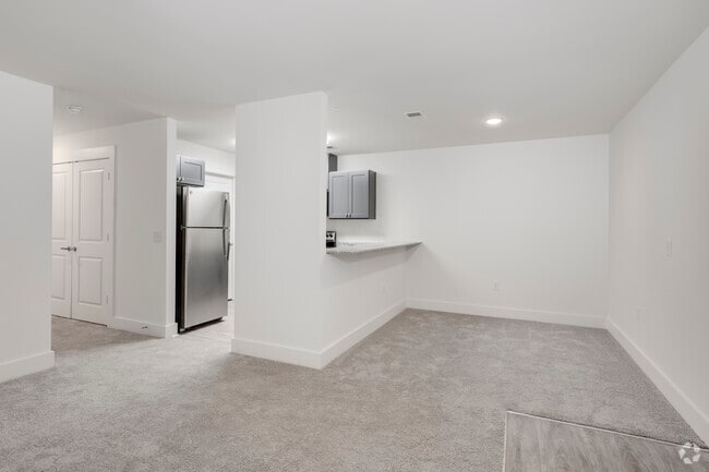 2BR, 2BA - 1,077SF - Dining Area / Kitchen