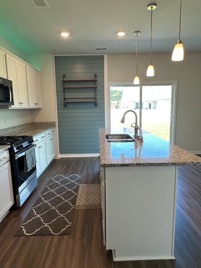 Photo - 757 Lambeth Ln