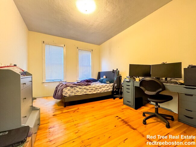 Photo - 168 Hillside St Unit 1