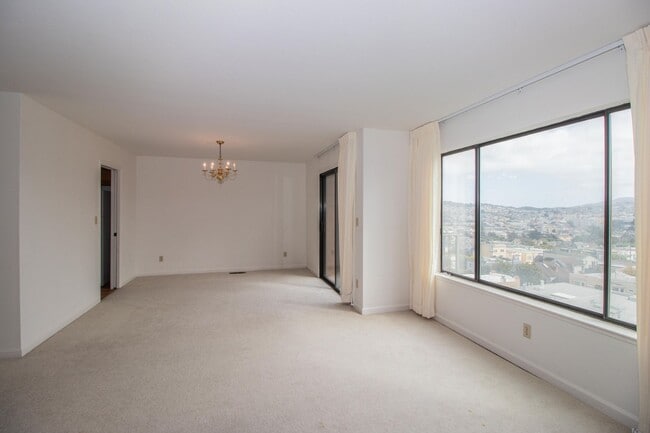Photo - Spacious 3 Bed/2 Bath Flat with Stunning City Views | AMSI | Alexandr Metlinski