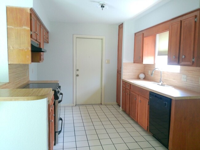 Photo - 2614 Camargo Dr