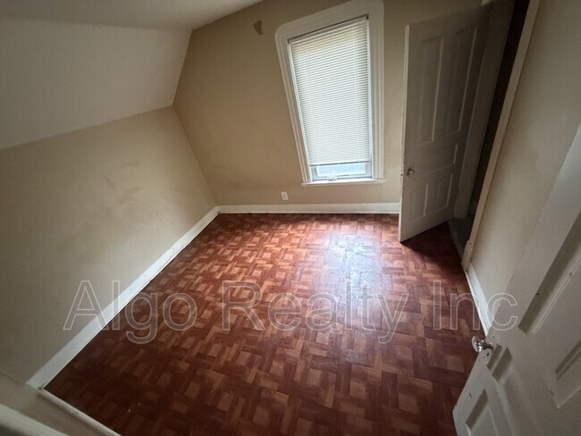 Photo - 2647 Fremont Ave N