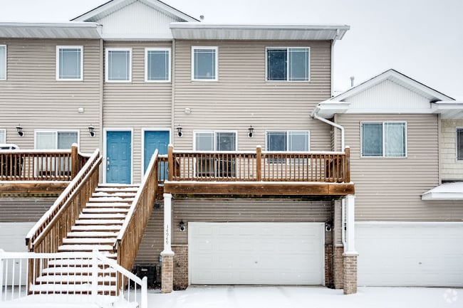 Building Photo - 14949 Mustang Path Rental