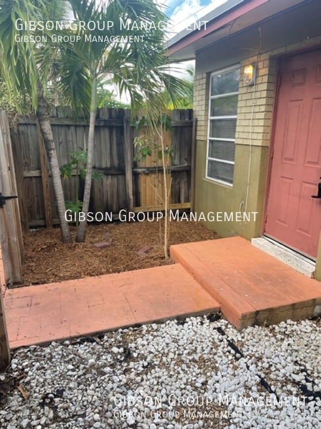 1/1 In NE Fort Lauderdale Corner Apartment Unit Fast... Unit 1 Fort