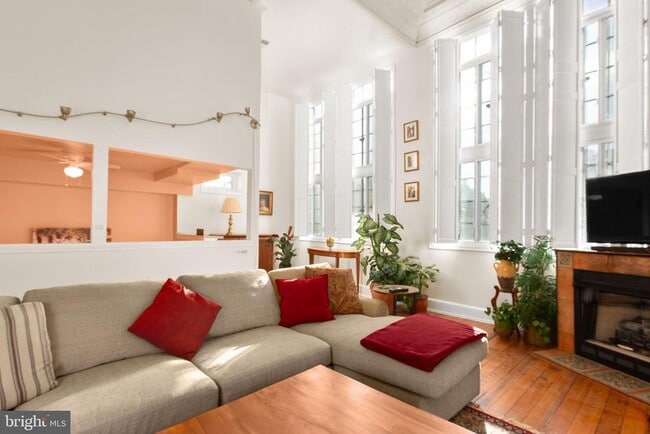 Photo - 809 Caroline St Unit 301