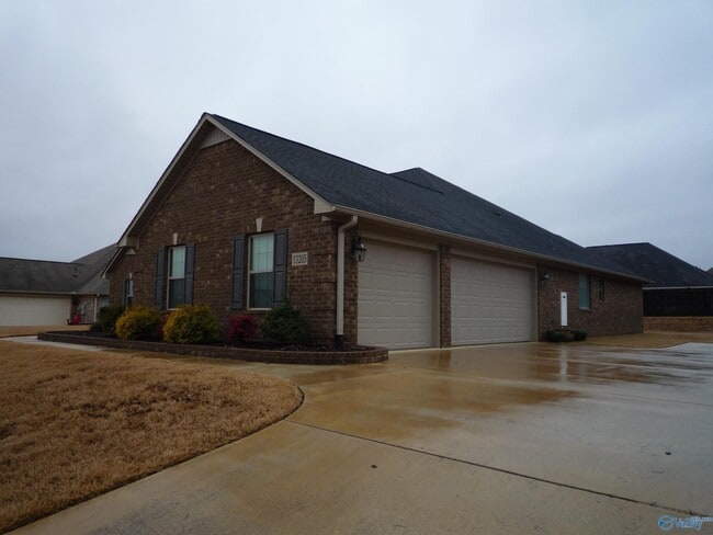 Photo - 13205 Hill Crest Dr