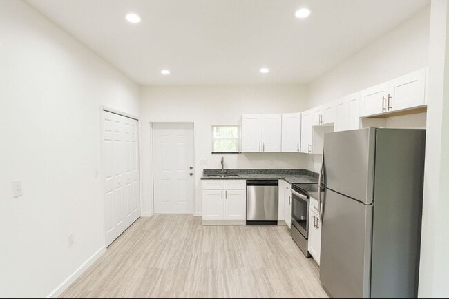 Photo - Brand New 2/2- Punta Gorda FL