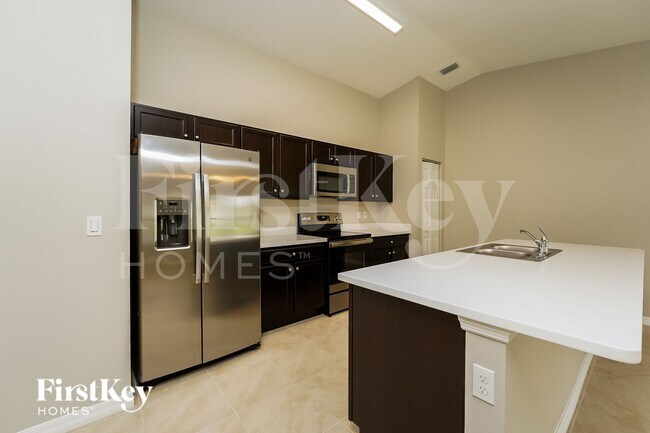 Photo - 2450 SW Madiera St