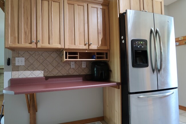 Photo - 929 Kenmoor Ave SE