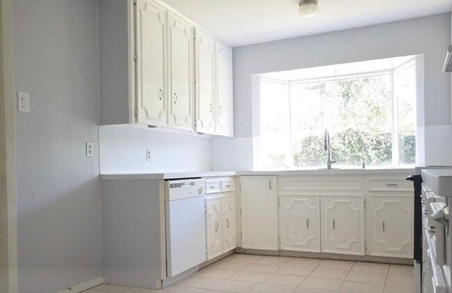 Photo - 4410 Kingfisher Dr