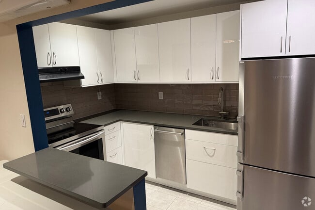 Building Photo - 162 W 81st St Rental