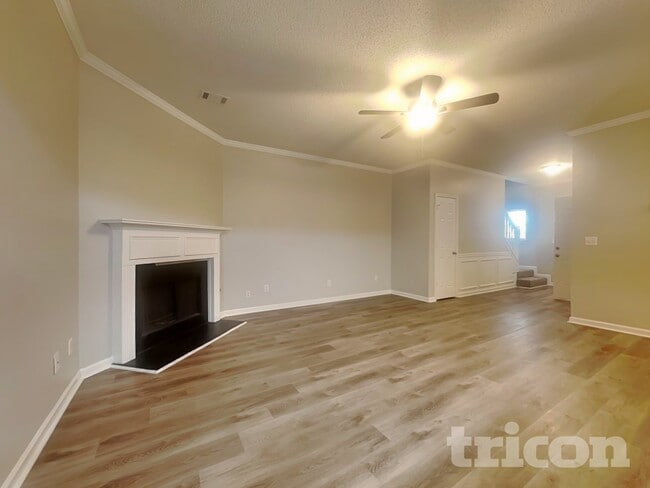 Photo - 222 Southwind Ln
