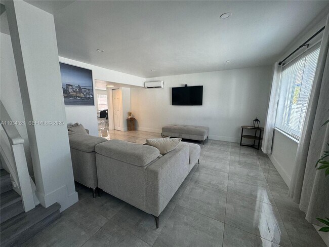 Photo - 1904 SW 28th St Unit N/A