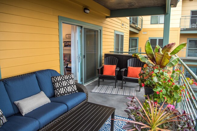 Photo - Saratoga Market Center