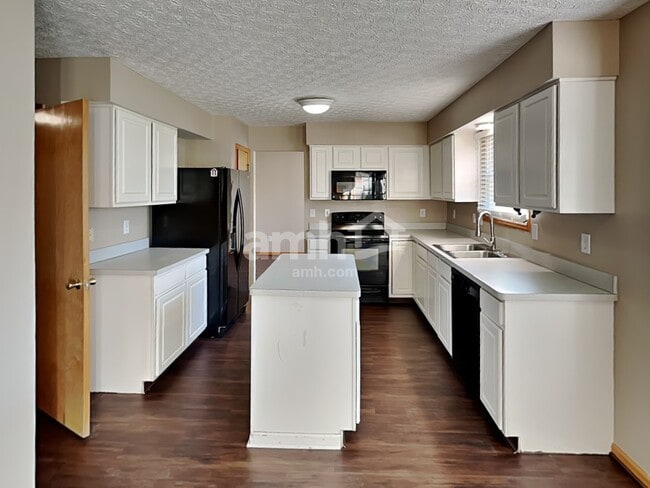 Photo - 2403 Hutcheson Ct