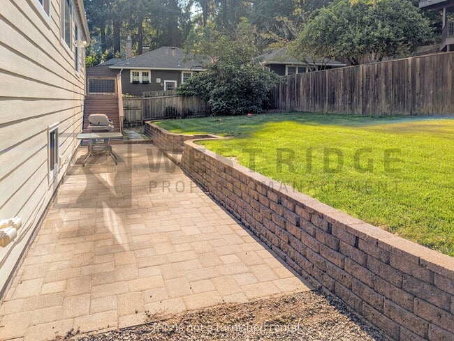 Photo - 1480 Hemlock St