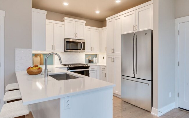 Photo - 8138 SE Reddington St