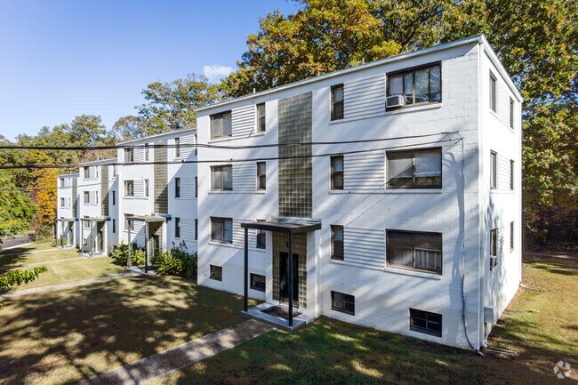 Parkway Gardens Apartments