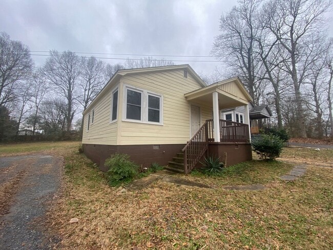 Building Photo - 2/1 within walking distance to downtown Sh... Rental