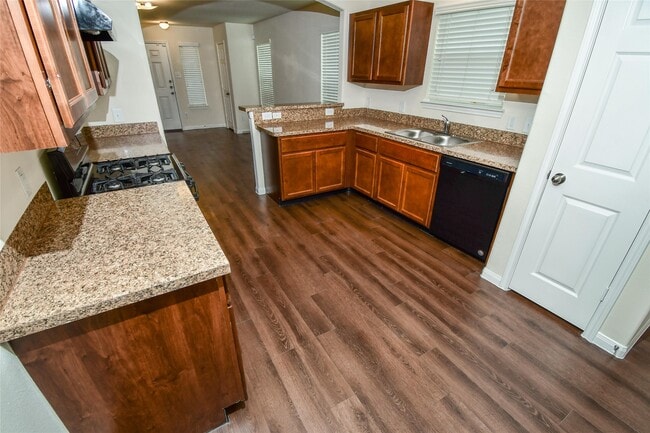 Photo - 21250 Rezanof Rd