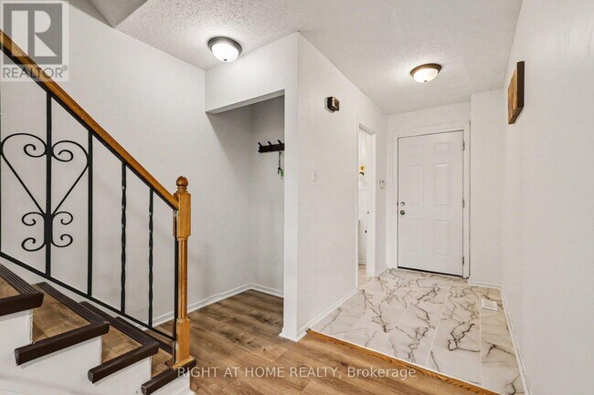 Photo - 980 Gulf Pl
