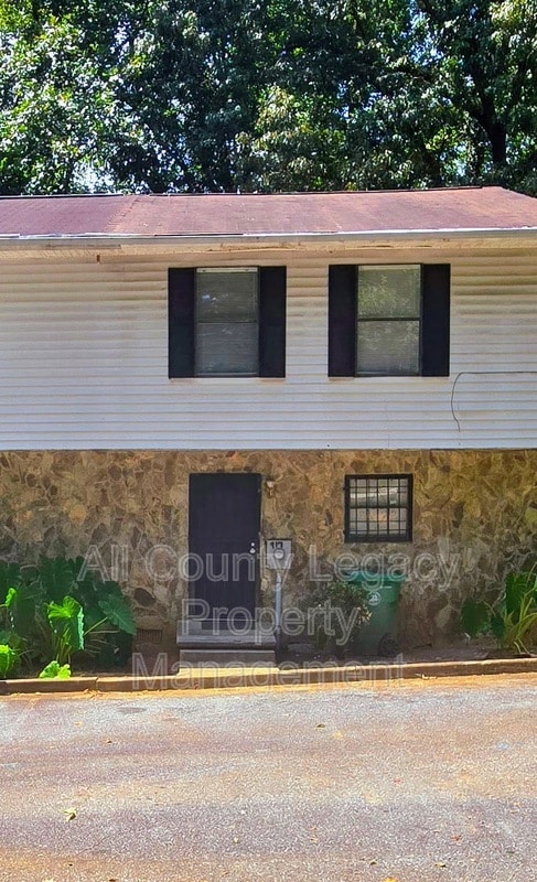 Building Photo - 917 S Indian Creek Dr