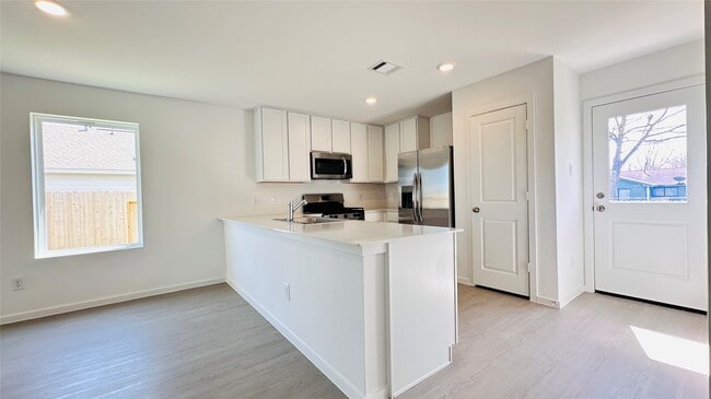 Photo - 113 Lisa Marie Dr