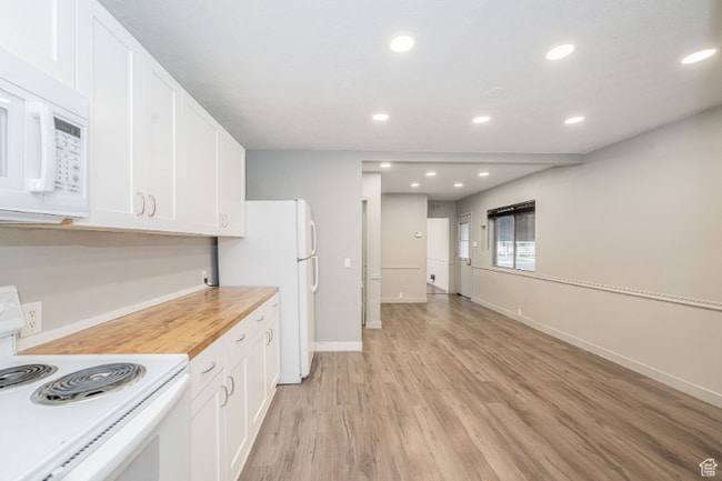 Photo - 561 N Beverly Ave