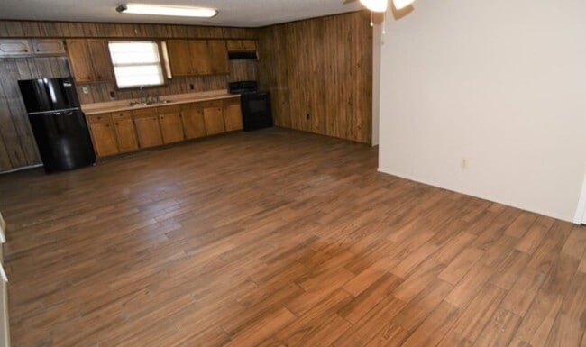 Photo - 4587 Yvonne Dr