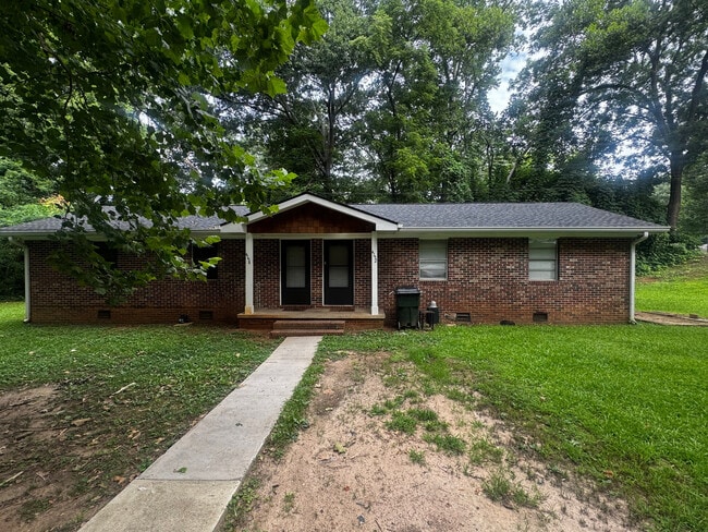 Building Photo - Room in Duplex on Monticello St