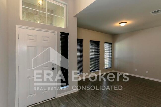 Photo - 6402 Golden Gate Dr