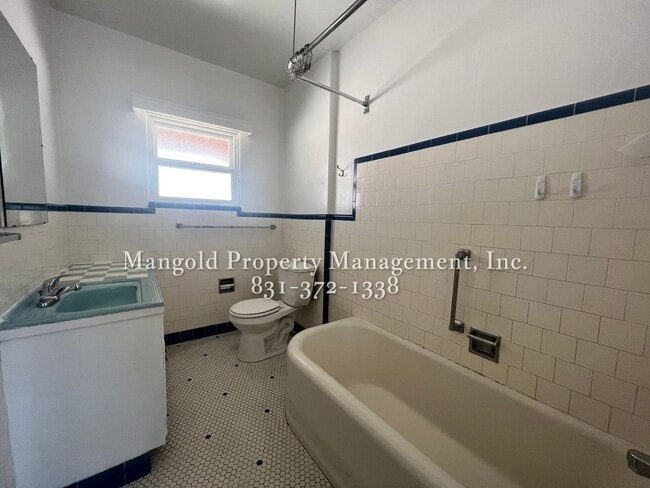 Photo - 301mon Unidad D