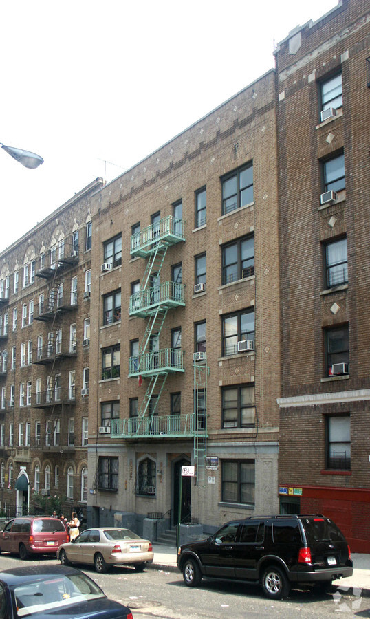 Photo - 2322 Loring Pl N Apartments
