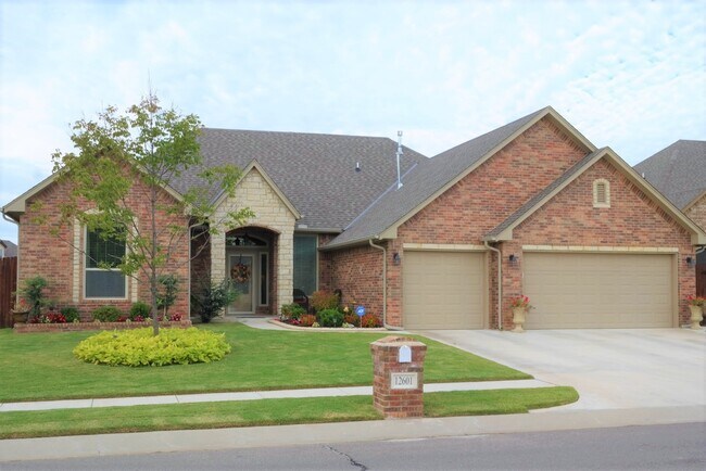 Gorgeous Custom Home with 3 Car Garage and... - Gorgeous Custom Home with 3 Car Garage and...