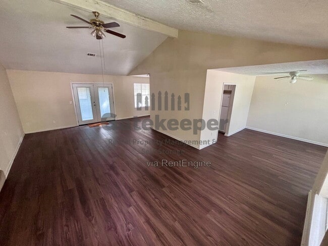Photo - 145 Fieldstone Dr