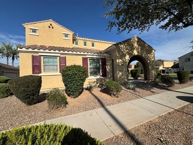 Photo - **STUNNING 3 BEDROOM/2.5 BATHROOM HOUSE IN LOCATED IN LYONS GATE (RAY & HIGLEY)**