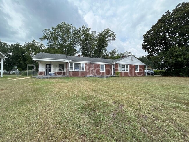 Building Photo - 999 Seminole Dr Unit 999-A Seminole Drive