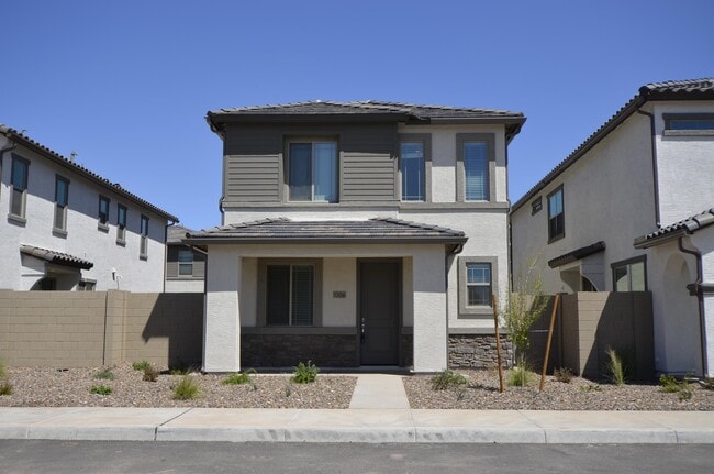 Building Photo - 1306 E Sparrow Dr