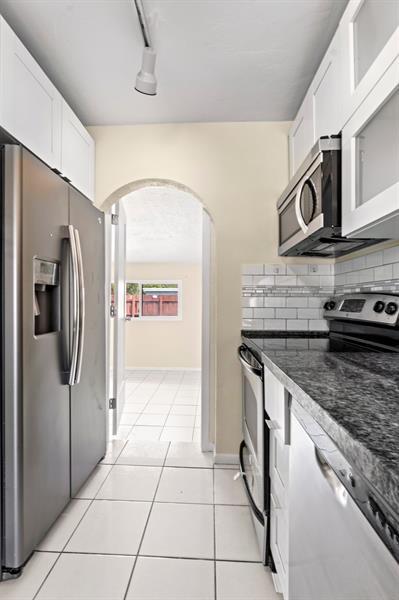 Photo - 1415 NE 25th St