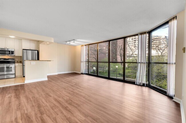 Photo - 10 E Ontario St Unit 802